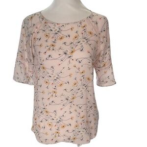 Loft Women’s Petite XSP Floral top light pink with tulips!